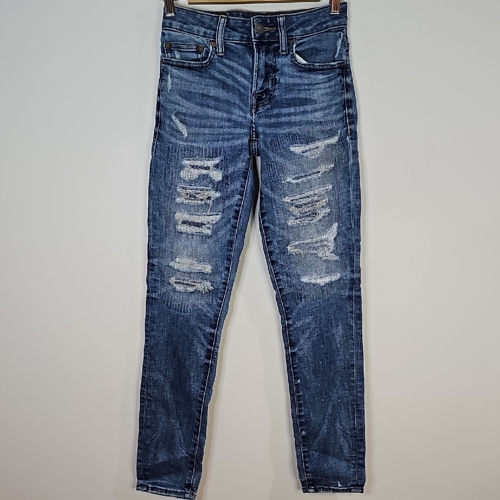 American Eagle Next Level Airflex 26x30 Distressed Style Skinny Jeans